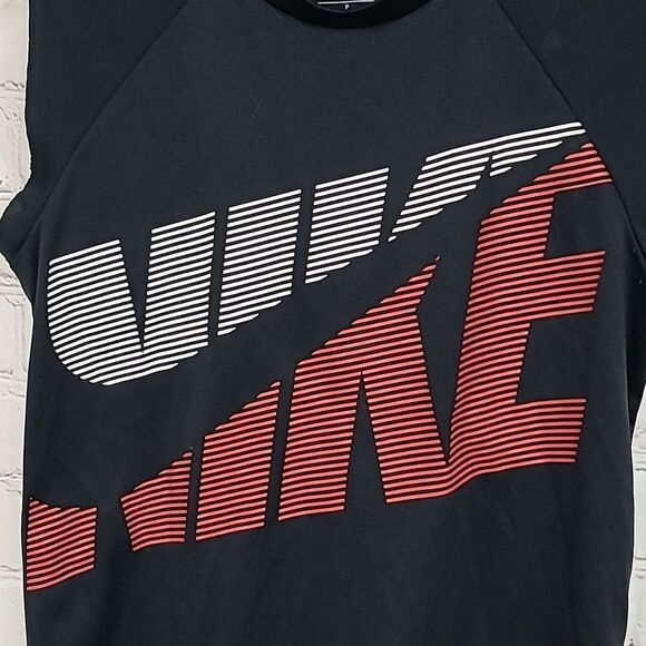 Kids Nike Swim Tank Top Small 8-10 years Black Sleeveless Jersey Logo Graphic T - Picture 2 of 7